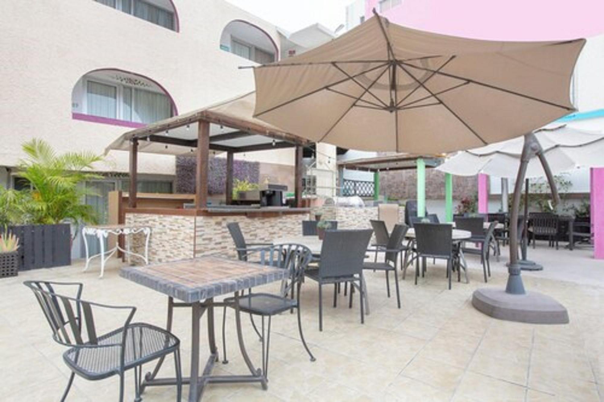 Capital O Hotel Dos Mares, Cabo San Lucas Exterior foto